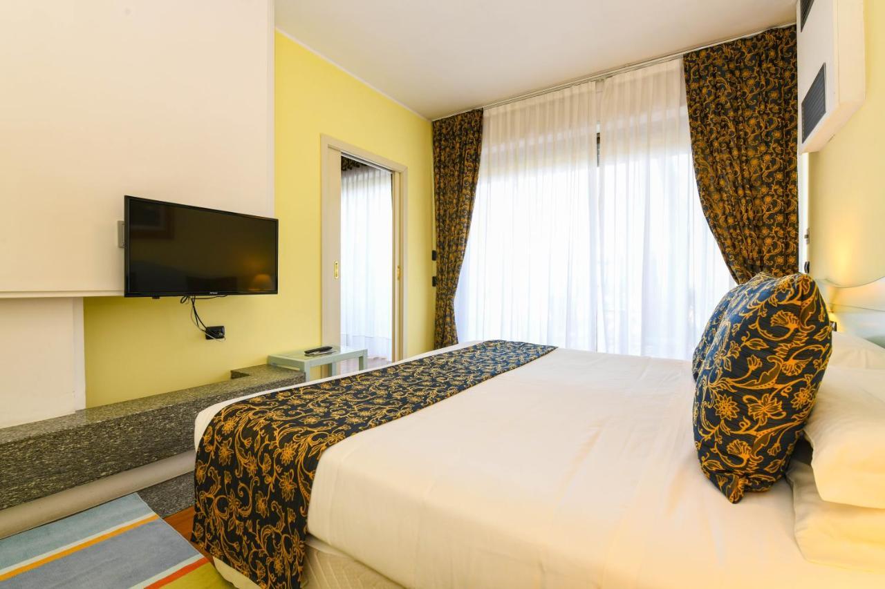 Lido International Hotel Desenzano del Garda Buitenkant foto