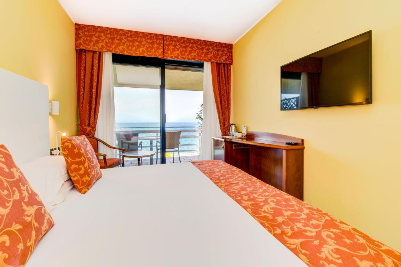 Lido International Hotel Desenzano del Garda Buitenkant foto