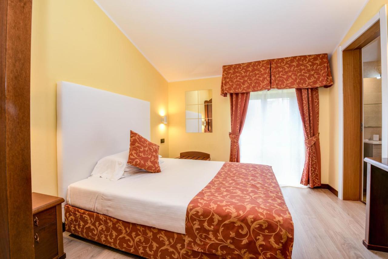 Lido International Hotel Desenzano del Garda Buitenkant foto