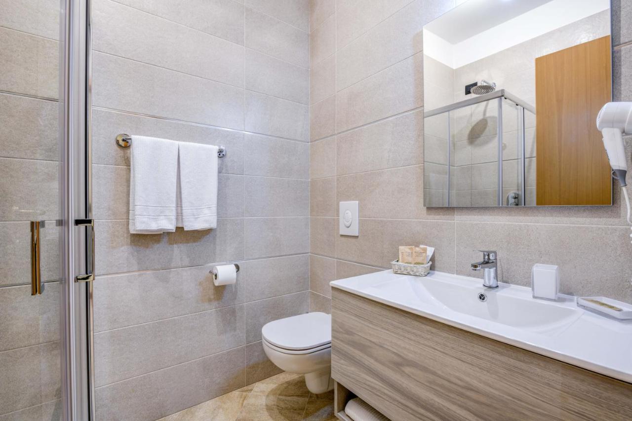 Lido International Hotel Desenzano del Garda Buitenkant foto