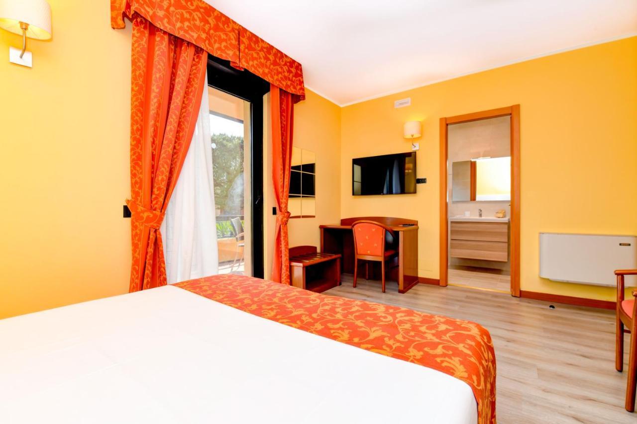 Lido International Hotel Desenzano del Garda Buitenkant foto