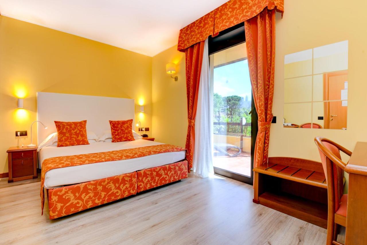 Lido International Hotel Desenzano del Garda Buitenkant foto