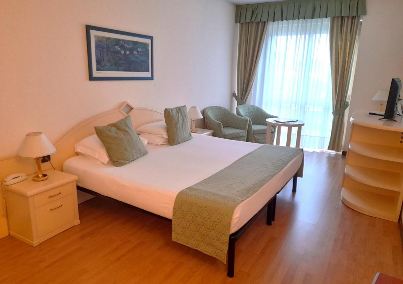 Lido International Hotel Desenzano del Garda Buitenkant foto
