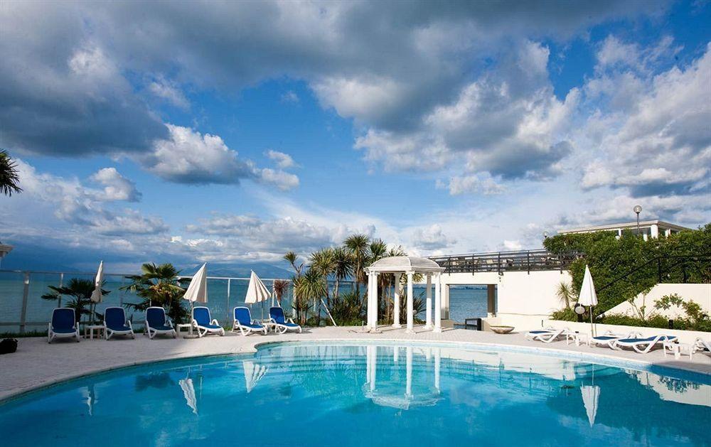 Lido International Hotel Desenzano del Garda Buitenkant foto
