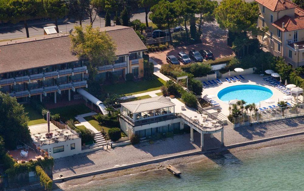 Lido International Hotel Desenzano del Garda Buitenkant foto