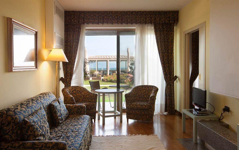 Lido International Hotel Desenzano del Garda Buitenkant foto