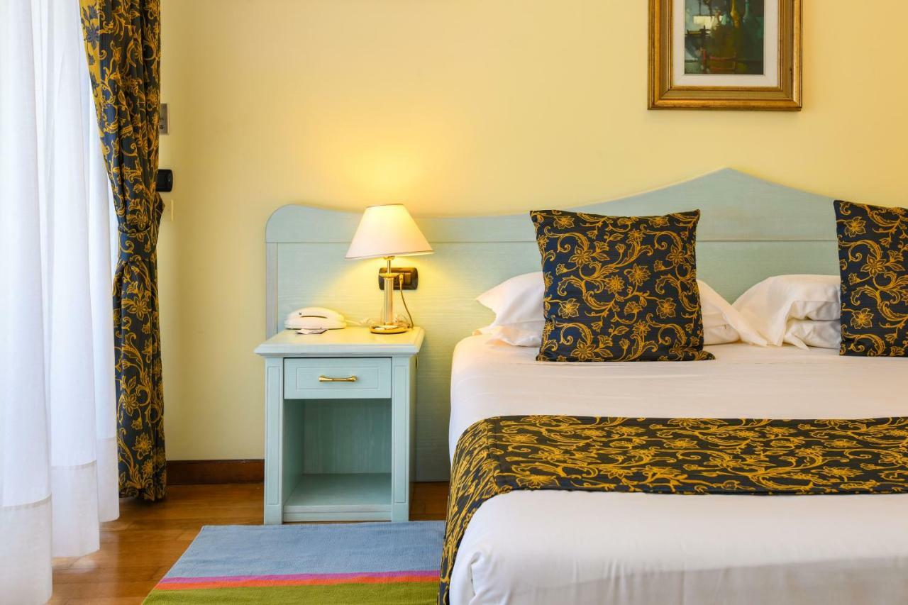 Lido International Hotel Desenzano del Garda Buitenkant foto