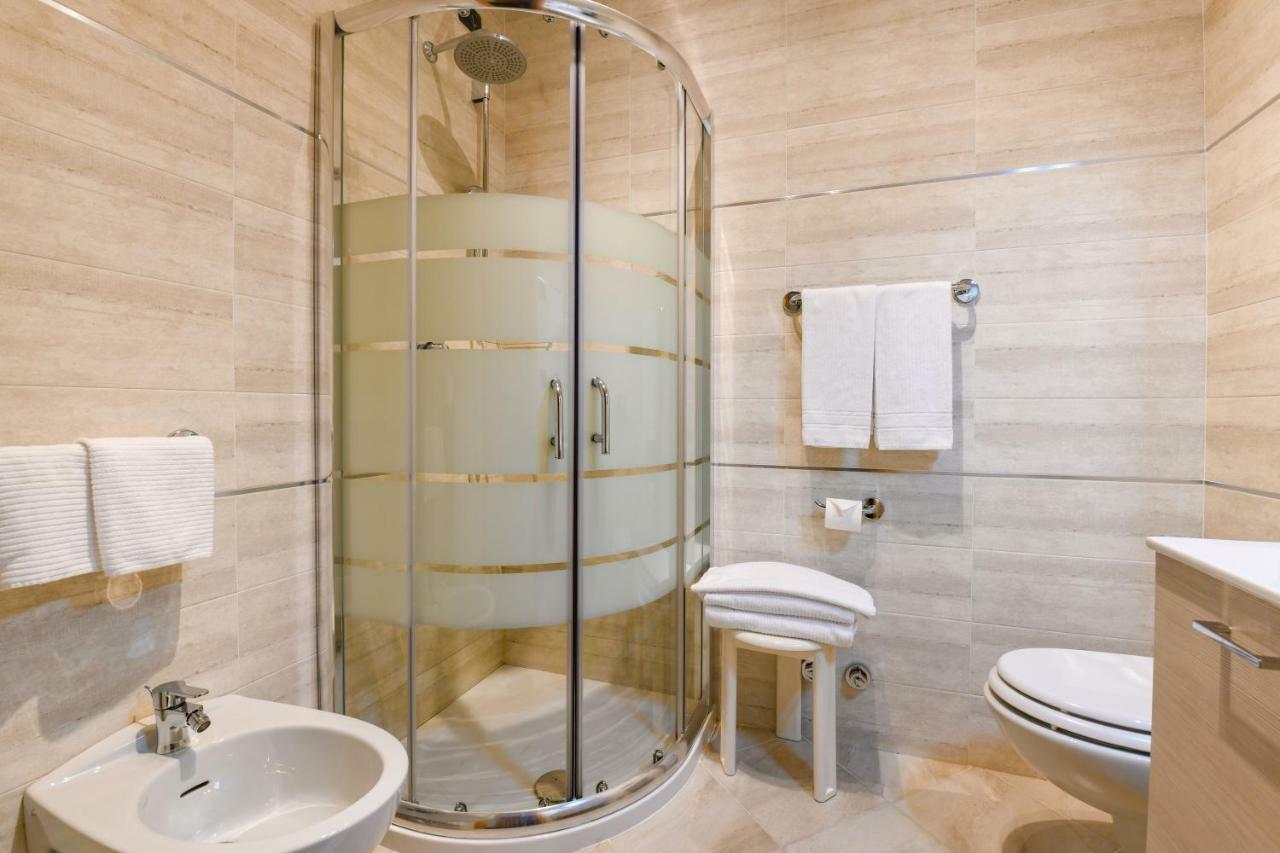 Lido International Hotel Desenzano del Garda Buitenkant foto